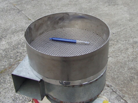 Bean cooling tray on top of blower